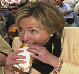 Клинтон предлагает американцам персональный ужин за $353 000