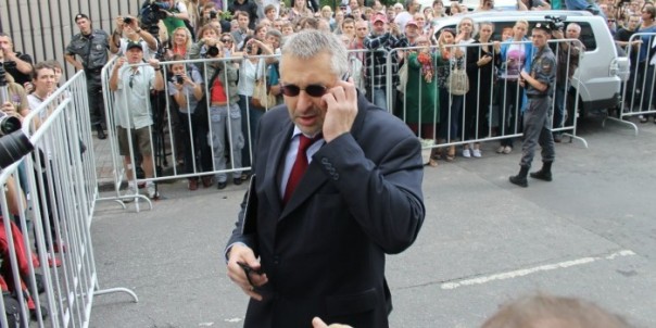 Адвокат Савченко "сбежал" от пранкеров, которых обещал отправить в ад