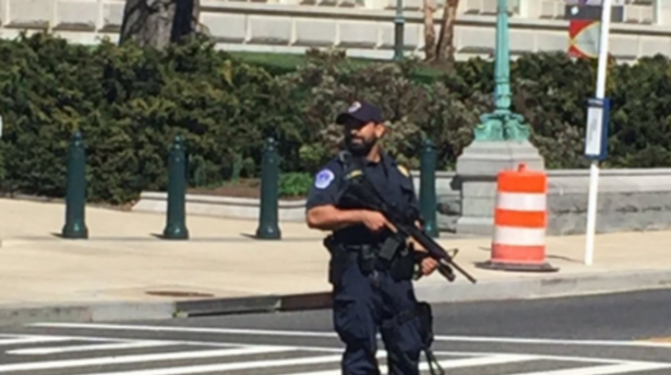 В Вашингтоне в центре для посетителей Капитолия произошла стрельба