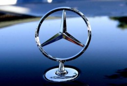 Mercedes-Benz отказывается от роботов в пользу рабочих