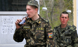 Алкоголизм украинских военных пугает Верховную Раду