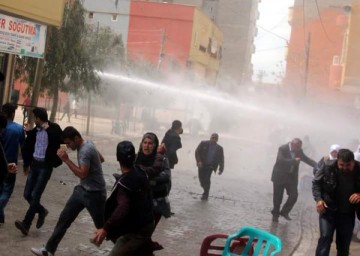 Полиция Турции разогнала водомётами и слезоточивым газом празднование курдского Нового года