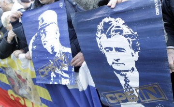 Жертвуя Караджичем