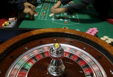 "Неудобно получилось": в Канаде священник проиграл $500 тысяч, собранных для беженцев