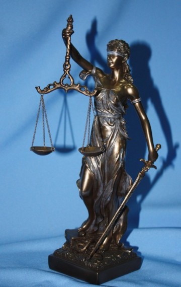 Дремлет украинская Фемида