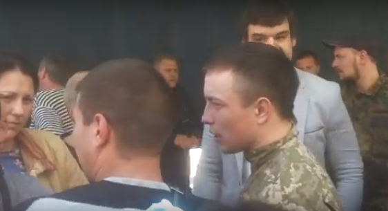 В Одессе на Привозе торговки раками тазиками и палками побили майданщиков