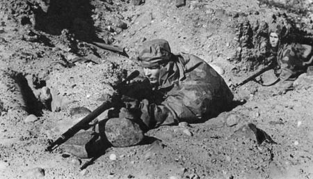 Невозможный выстрел: как снайпер Лазутин трех фашистов одним выстрелом убил Невозможный выстрел: как снайпер Лазутин трех фашистов одним выстрелом убил