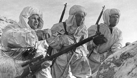 Невозможный выстрел: как снайпер Лазутин трех фашистов одним выстрелом убил Невозможный выстрел: как снайпер Лазутин трех фашистов одним выстрелом убил