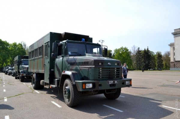 На Куликово поле в Одессе согнали всех: собаки, нацгады, менты и куча бронетехники На Куликово поле в Одессе согнали всех: собаки, нацгады, менты и куча бронетехники