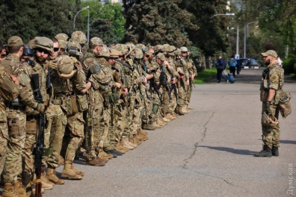 На Куликово поле в Одессе согнали всех: собаки, нацгады, менты и куча бронетехники На Куликово поле в Одессе согнали всех: собаки, нацгады, менты и куча бронетехники