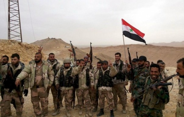 Турция поддержала атаку боевиков в Латакии, большие силы «Хезболлы» переброшены против ИГ в Дейр-эз-Зор | Подборка видео с Ближневосточного фронта