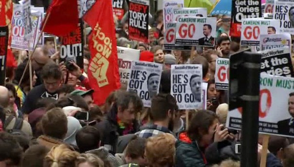 Чаша терпения европейцев переполняется: в Париже, Лондоне и Афинах прошли акции протеста