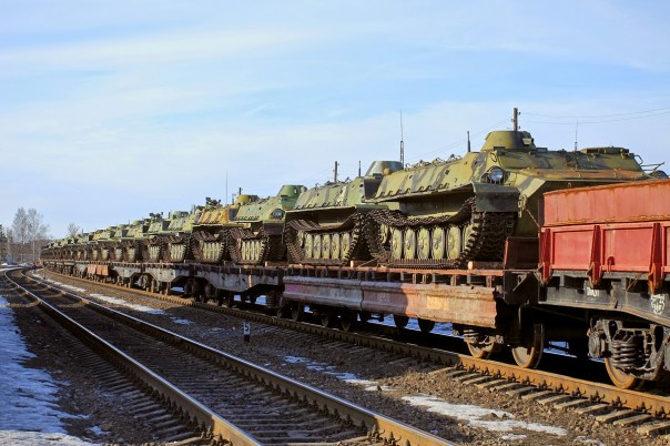 Москва взяла военный баланс Баку и Еревана на контроль