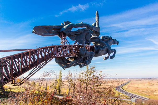 Про памятник Первой конной армии