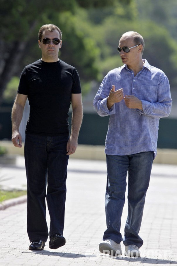 Джинсовый конфликт. Сергей Лавров оскорбил Монголию джинсами Джинсовый конфликт. Сергей Лавров оскорбил Монголию джинсами