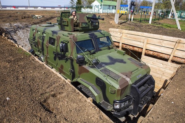 "Великая стена Яценюка" на границе с Россией возведена "Великая стена Яценюка" на границе с Россией возведена