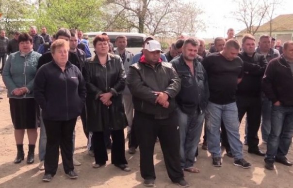 Жители Херсонщины требуют убрать блокпосты активистов блокады Крыма