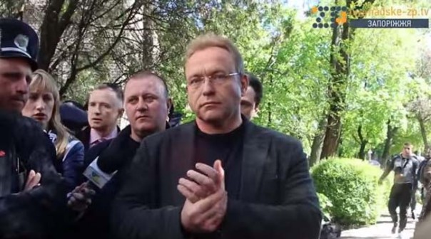 Когда читаешь Шолохова - страшно. Когда это происходит на твоих глазах — страшнее.