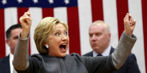 Финансовая элита США угрожает Клинтон проигрышем на выборах