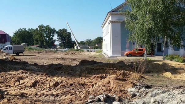 Памятник героям Великой Отечественной уничтожен под Киевом по приказу властей Памятник героям Великой Отечественной уничтожен под Киевом по приказу властей