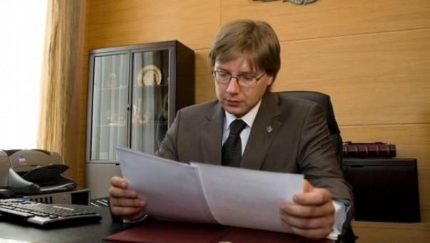 Мэру Риги грозит тюремное заключение за его карикатуру о "советской оккупации"