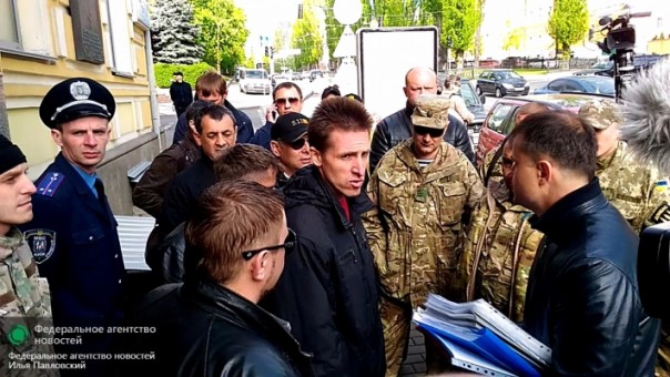 "Собачье сердце" в исполнении боевиков батальона "Донбасс"