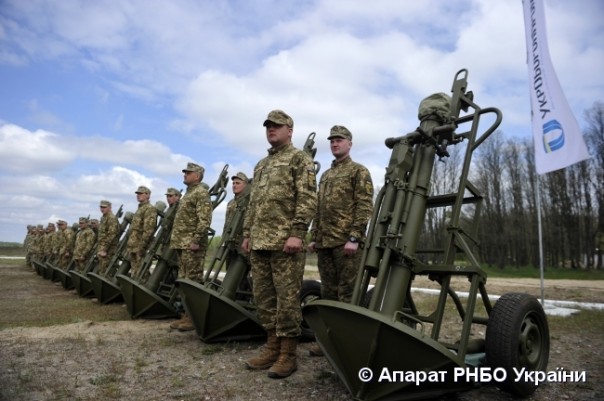 Укрофашисты готовятся к войне. Кровавый пастор Турчинов проинспектировал новые «Стугны», «Корсары» и «Пионы» Укрофашисты готовятся к войне. Кровавый пастор Турчинов проинспектировал новые «Стугны», «Корсары» и «Пионы»