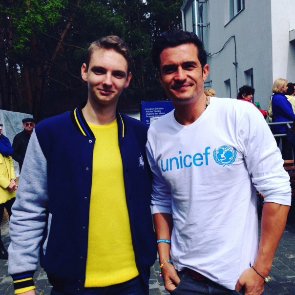 Голливудский актер Орландо Блум посетил Донбасс Голливудский актер Орландо Блум посетил Донбасс