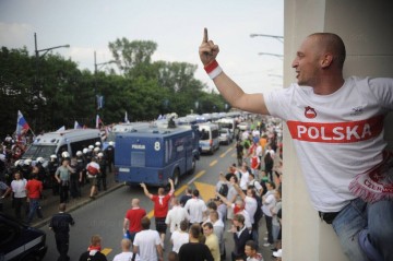 Вот поэтому вы - Польша. К планам построить увеселительный парк из русских надгробий