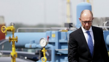 Депутат: Яценюк отказывается от нефти из России, потому что нет денег