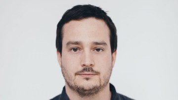 Изнасилованный беженцем политик испытывает чувство вины