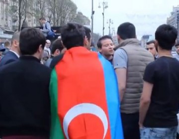 Представители азербайджанской диаспоры заблокировали Крещатик