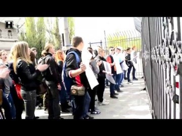 ОБСЕ под ударом - жители Луганска блокируют штаб ОБСЕ