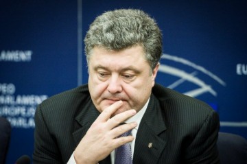 Украинцы хотят вместо Порошенко Микки Мауса и требуют «Дедовщину»