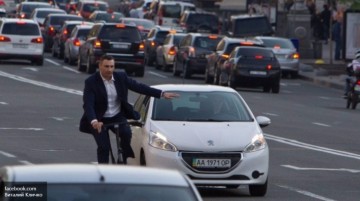 Кручу, верчу, запутать хочу: Кличко опозорился на велосипеде в центре Киева