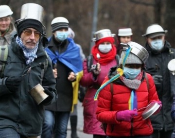 Порошенко предложили разрушить российский энергомост в Крым