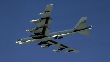 США впервые применили против ИГ в Ираке бомбардировщик B-52