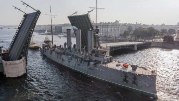 Минобороны допускает проведение "корпоративов" на крейсере "Аврора"