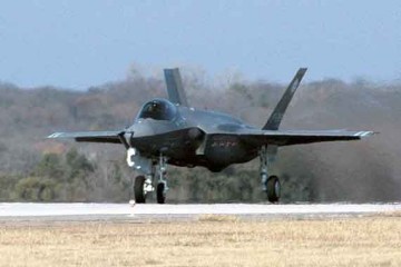 Cенатор Маккейн назвал проект F-35 "скандалом и трагедией"