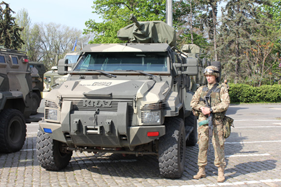 Как прошёл Первомай в оккупированном Симферополе и украинской демократичной Одессе. 