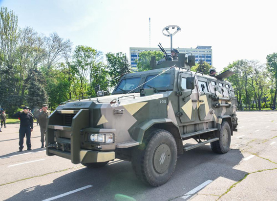 Как прошёл Первомай в оккупированном Симферополе и украинской демократичной Одессе. 