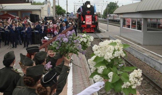 Поезд «Победа» на паровозной тяге сегодня прибыл в Астрахань Поезд «Победа» на паровозной тяге сегодня прибыл в Астрахань