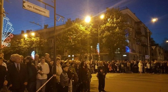 В Кривом Роге митинг по случаю Дня Победы провели в четыре утра В Кривом Роге митинг по случаю Дня Победы провели в четыре утра