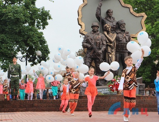 ЛНР празднует вторую годовщину независимости ЛНР празднует вторую годовщину независимости
