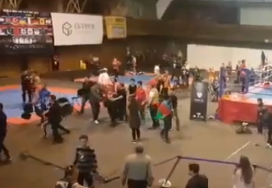 Во Львове на соревнованиях произошла массовая драка азербайджанцев и армян из-за флага Нагорного Карабаха