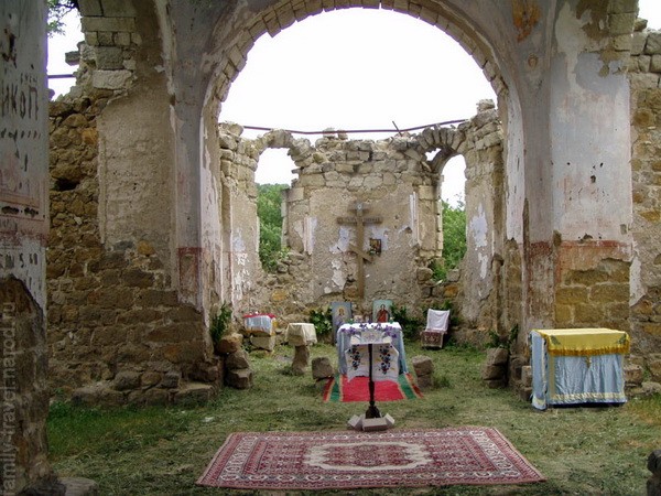 Зверства татар: крымская хатынь - греческая деревня Лаки.