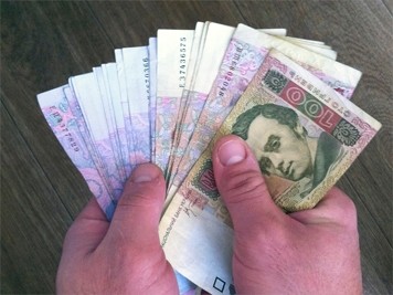 Жительнице Львовской области выдали пенсию сувенирными купюрами