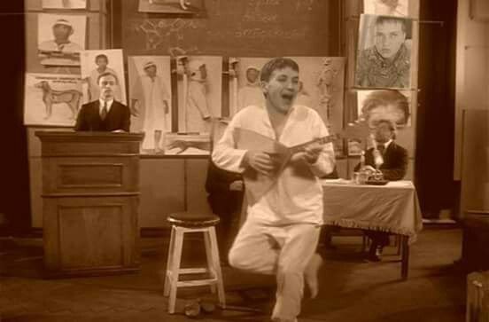 Верховные нары Савченко, выступила с речью и села на корточки.