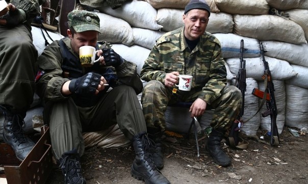 Один день на линии фронта: «Банда» против «промбергов» (Фоторепортаж)
