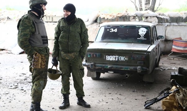 Один день на линии фронта: «Банда» против «промбергов» (Фоторепортаж)